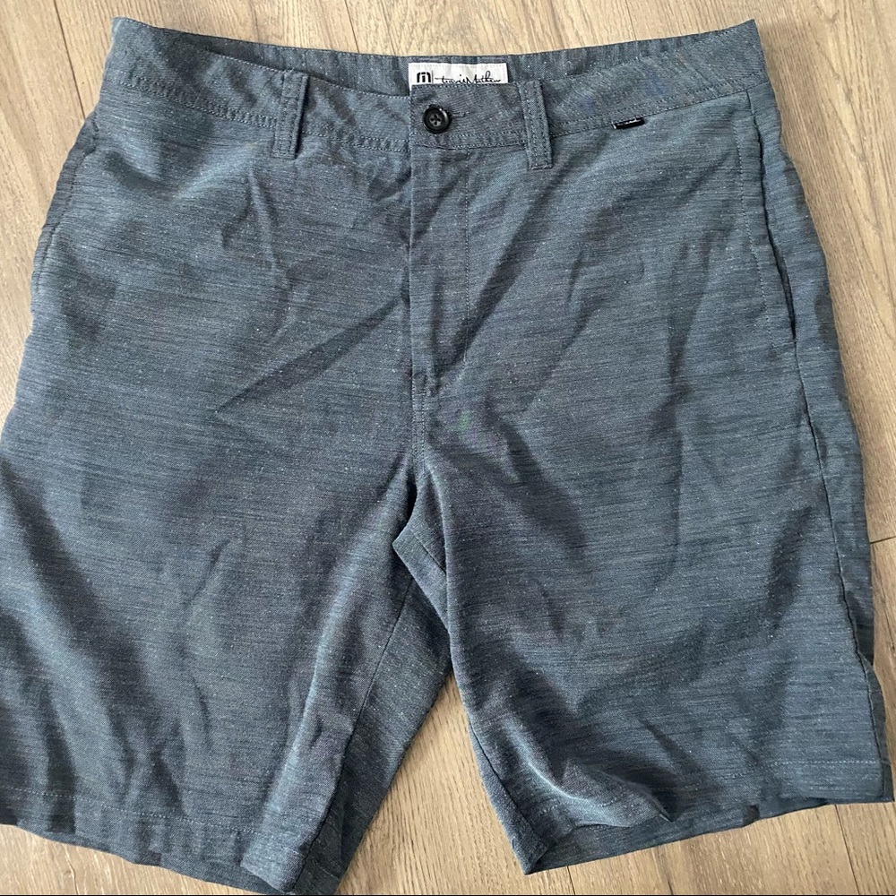 Travis Mathew mens size 34 shorts